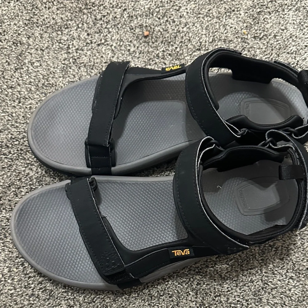 Teva Men's Meacham River Sandal in black Sz 13